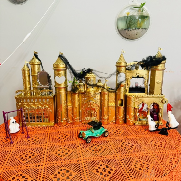 CUSTOM MADE Massive Gold Haunted Dollhouse - Picture 3 of 16